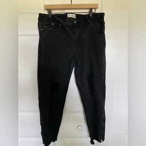 🔥 Distressed GUC Antique Blu Jeans with Zipper Ankle Detail